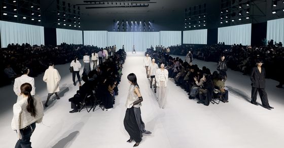 서울패션위크 3일 화려한 개막