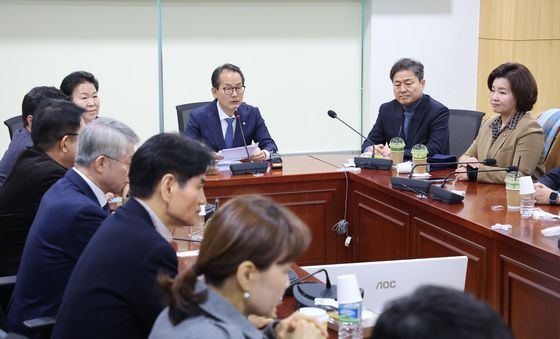 더민재 간담회 발언하는 강준현