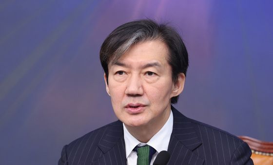 끝까지 간다 회의 주재하는 조국