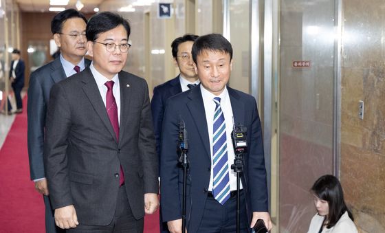 여야 원내대표 회동 마치고