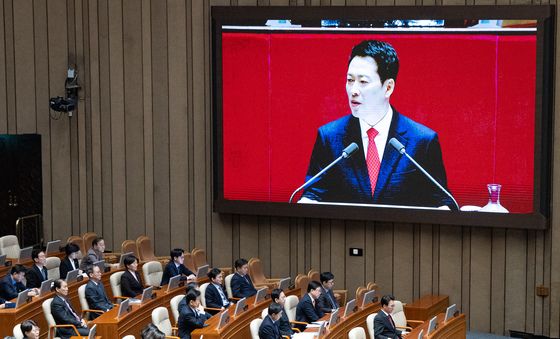 장동혁 국민의힘 대표 연설 듣는 국무위원들