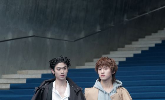 서울패션위크 찾은 태국 배우 토마스와 껑