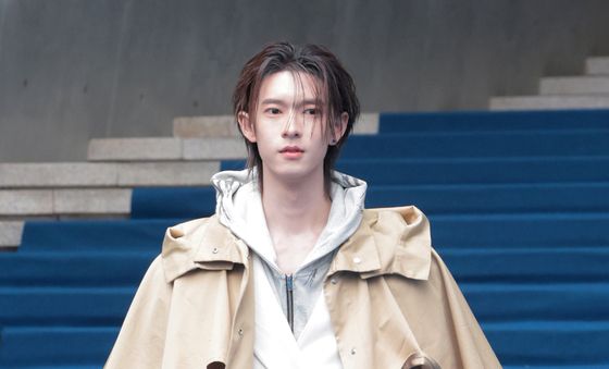 태국 배우 푸, 멋짐 흩날리며 서울패션위크 나들이