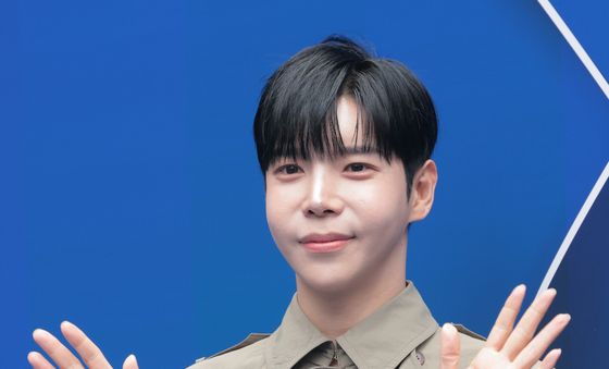 현우, 서울패션위크 참석