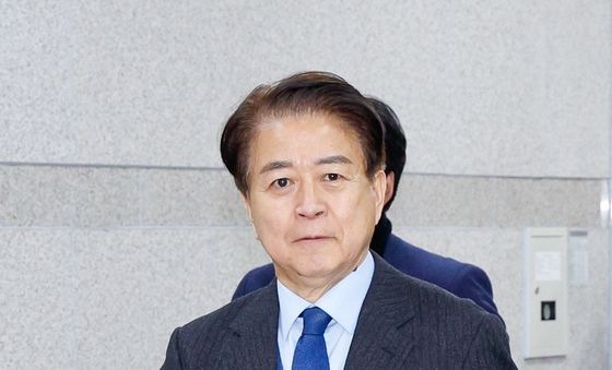 항소심 첫 공판 출석하는 노웅래 전 의원