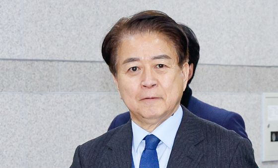 '뇌물수수 혐의 1심 무죄' 항소심 첫 공판 출석하는 노웅래