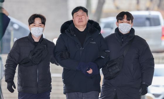 영장심사 향하는 고진수 지부장