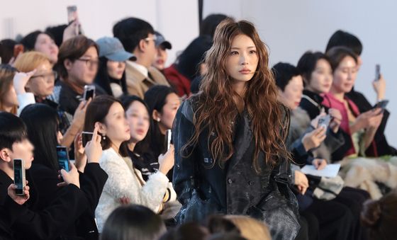 '최진실 딸' 최준희, 페노메논시퍼 패션쇼 런웨이