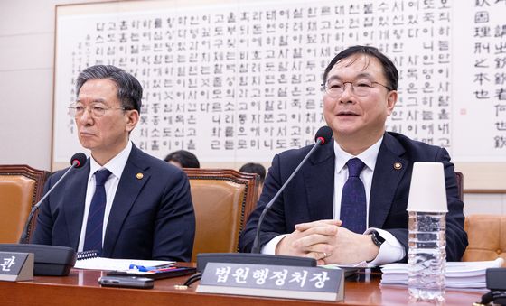 답변 이어가는 박영재 처장