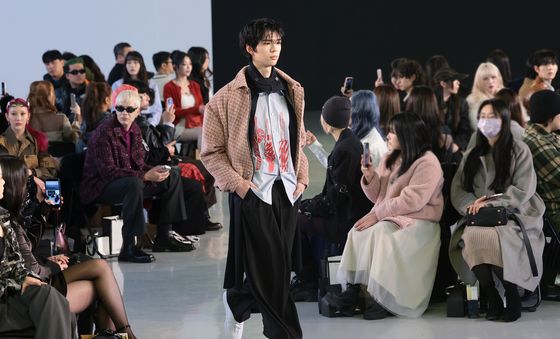 앰퍼샌드원 브라이언, 서울패션위크 모델 변신