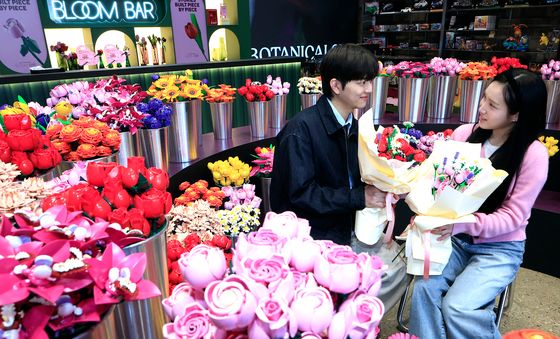 레고 밸런타인데이 팝업스토어에서 전하는 사랑
