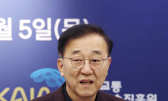 국토교통 중소·새싹기업과 간담회 나누는 김윤덕 장관