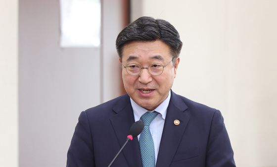 윤호중 장관, 행정안전위원회 업무보고