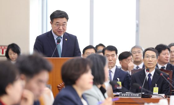 행안위 업무보고하는 윤호중