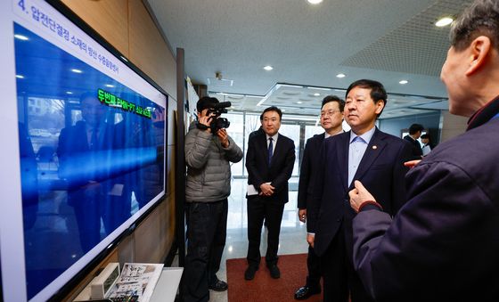 구윤철 부총리 '압전단결정 소재 방산 수중음향센서는?'