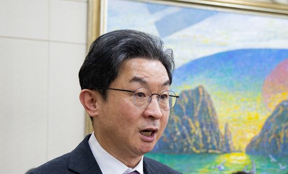 이억원 금융위원장, 정무위 업무보고