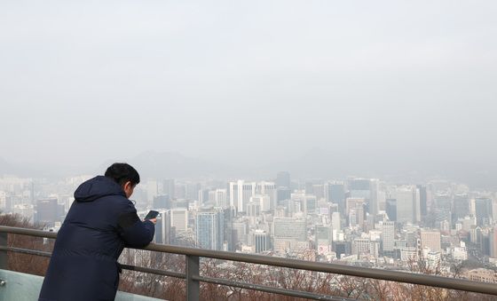 포근한 날씨에 찾아온 미세먼지