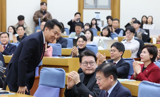 인사하는 오세훈 시장