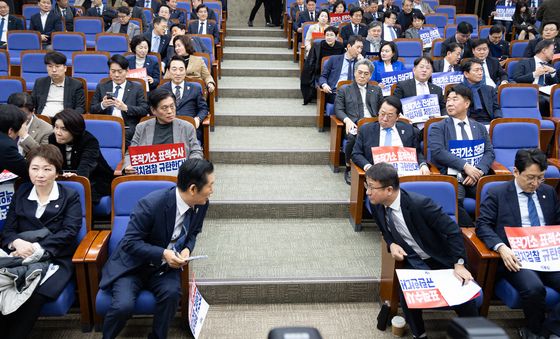 대화 나누는 정청래·한병도