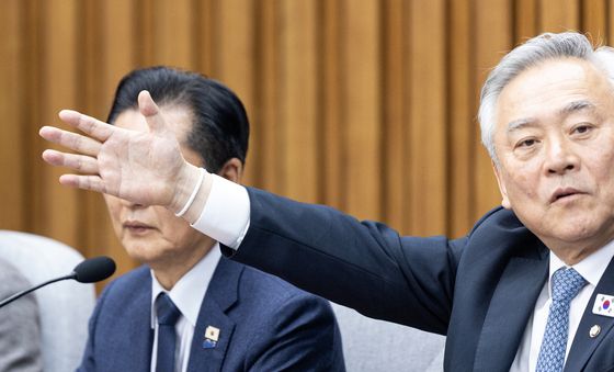 더민초 "합당 찬성 극소수, 지선 이후 논의가 중론"