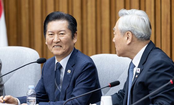 초선 의원들 마주한 정청래 대표 '합당 설득은 어떻게'