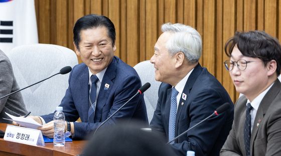 초선의원들과 간담회 가지는 정청래 대표