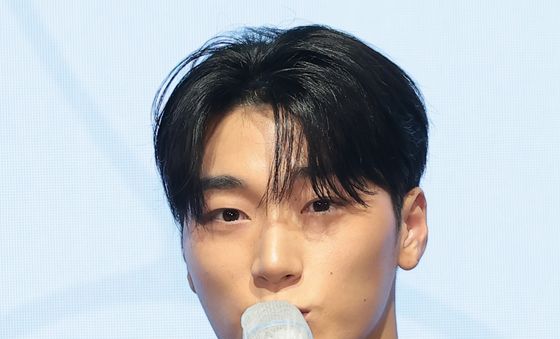 인사말 하는 에이티즈 산