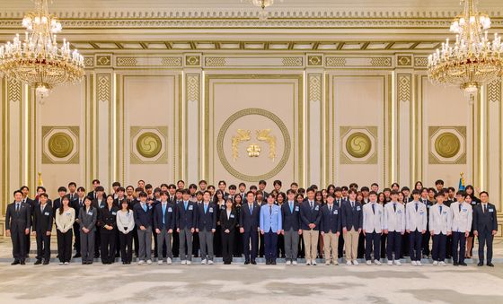 이재명 대통령 '미래 과학자들과 함께'