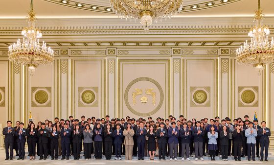 이재명 대통령 '미래 과학자들과 함께'