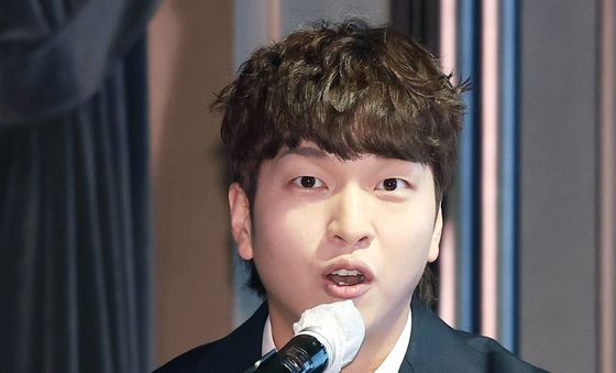 유재필, 에이티즈 기자간담회 MC