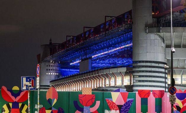 환하게 불 밝힌 산시로 스타디움