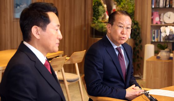 오세훈 서울시장, 권영세 의원과 용산국제업무지구 회동