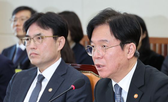 기후에너지위 답변하는 김영훈 장관