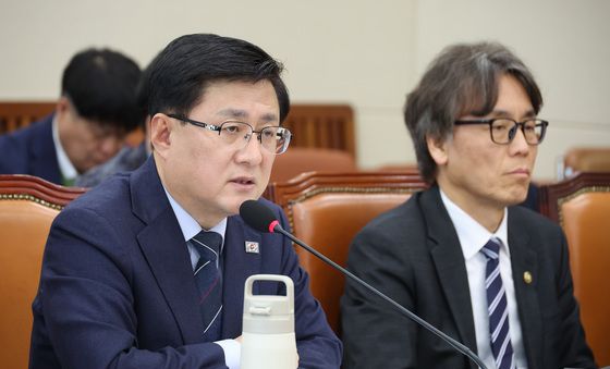 기후에너지위 답변하는 김성환 장관