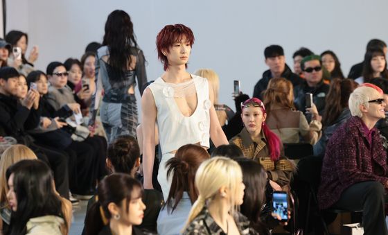 런웨이 하는 앰퍼샌드원 카이렐