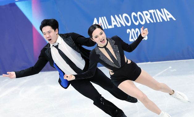 연기 펼치는 권예와 임해나