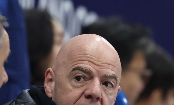 밀라노 찾은 인판티노 FIFA 회장