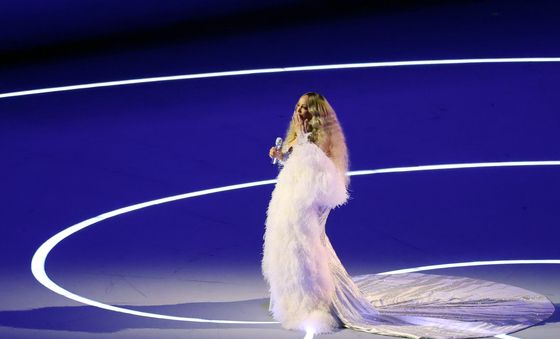 동계올림픽 개회식 공연 펼치는 머라이어 캐리