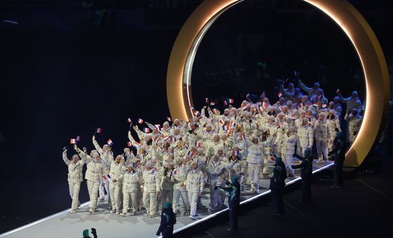 입장하는 프랑스 선수단