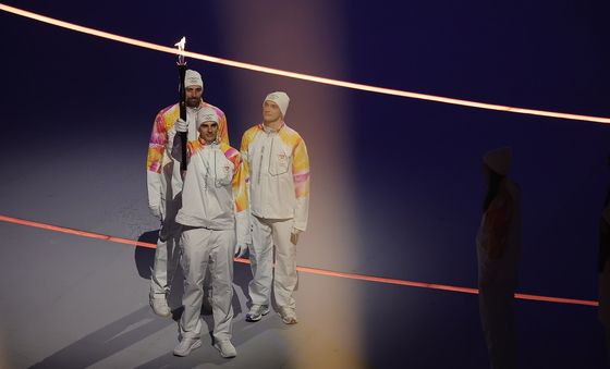 '세계 최강' 이탈리아 배구 대표팀 성화 봉송