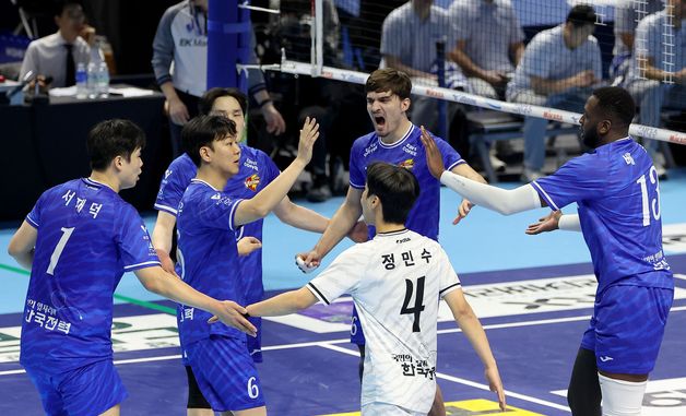 득점 환호하는 한국전력