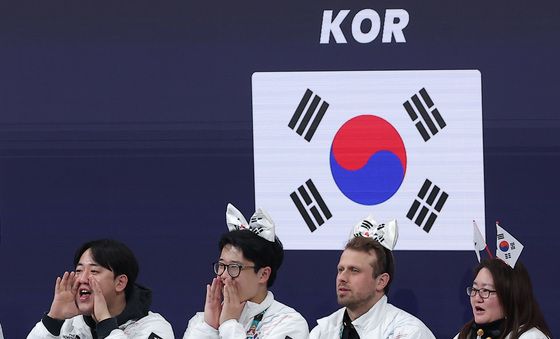 차준환 응원하는 피겨 대표팀