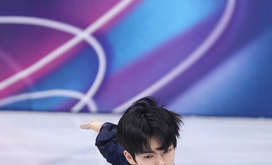 연기 집중하는 차준환