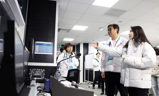 동계 올림픽 IBC 현장 살펴보는 최휘영 장관