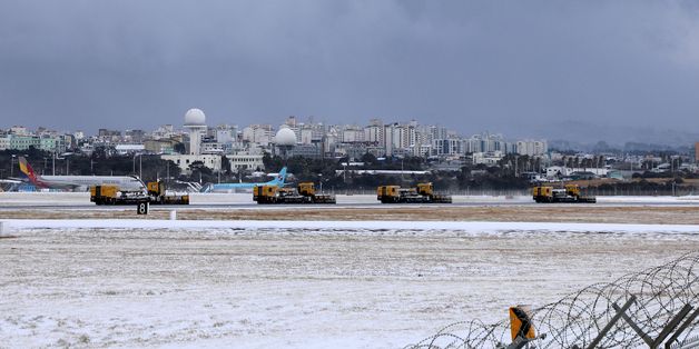제주공항 제설작업 한창
