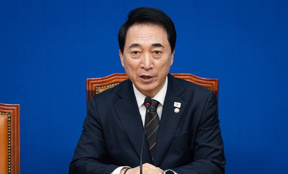 특검 추천 논란 관련 발언하는 박수현 민주당 수석대변인