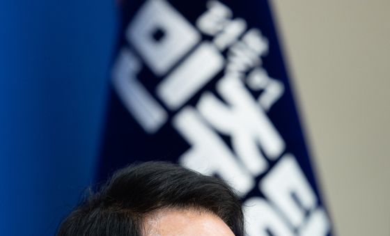 민주 "특검 추천 논란에 대통령께 누 끼쳐 죄송"