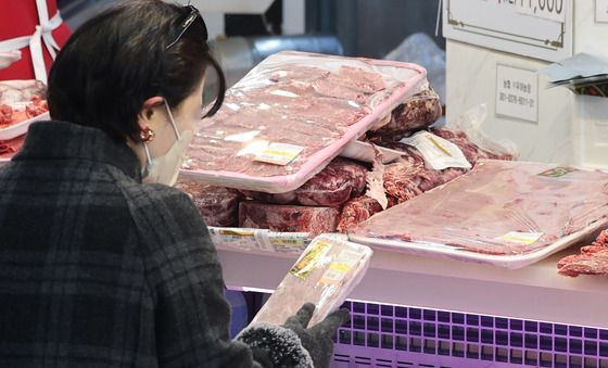 설 앞두고 농산물 가격 안정세…축산물은 비싸