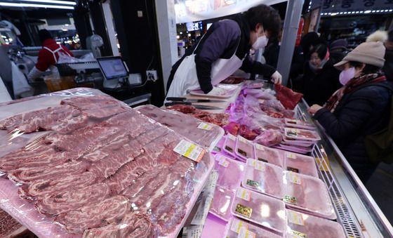 올해 설 성수품 가격은…한우·조기 비싸고, 사과·배 안정세