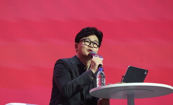 한동훈 전 대표, 제명 후 첫 토크콘서트 개최